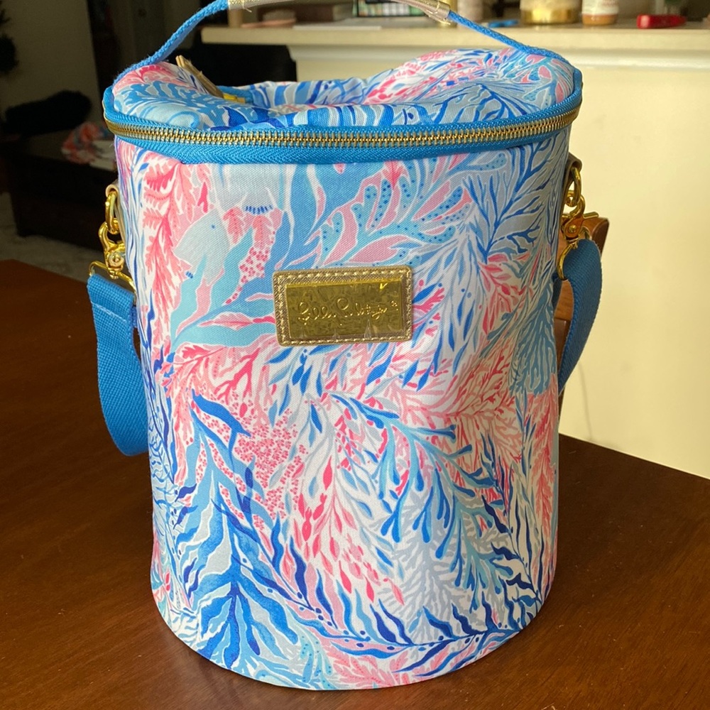Beautiful, new Lilly Pulitzer soft side cooler.